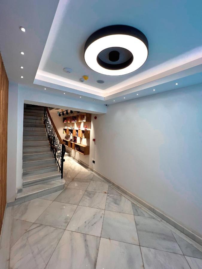 Uk Hotel Istanbul Eksteriør billede
